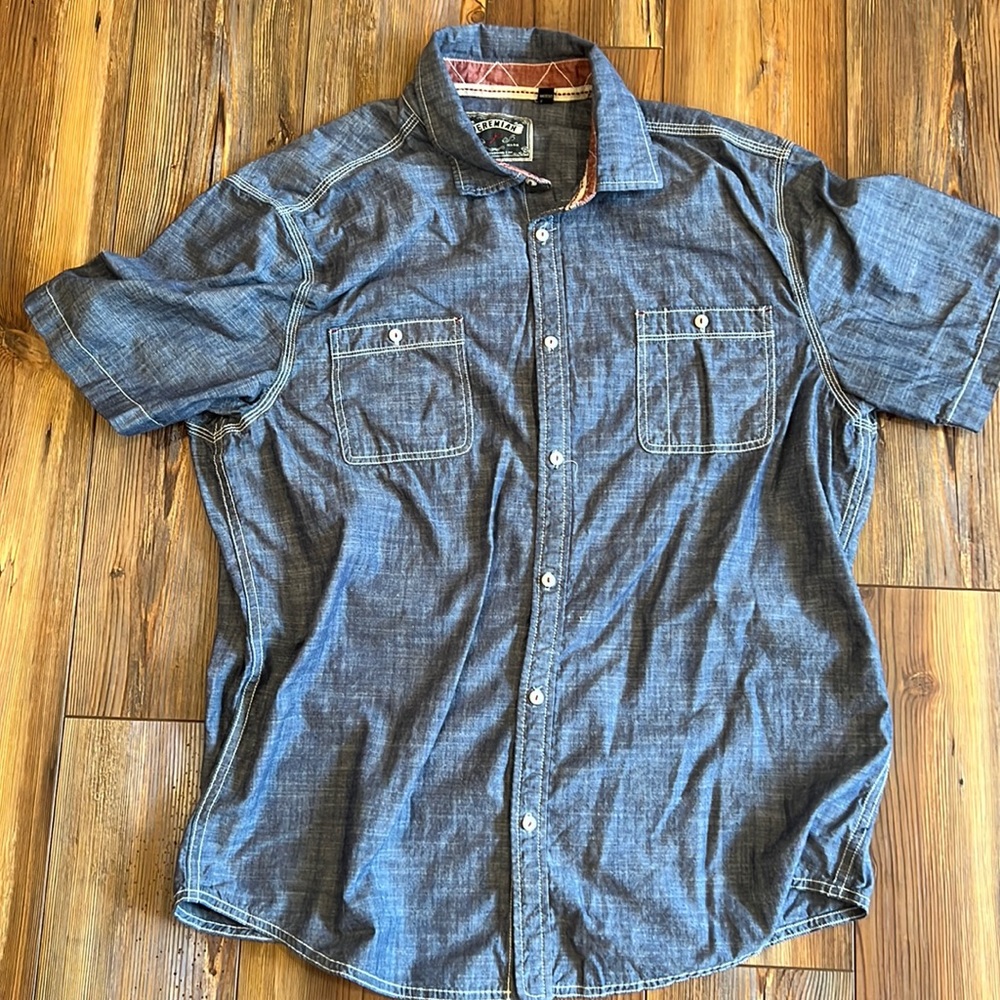 Jeremiah denim short sleeve button down. LG.